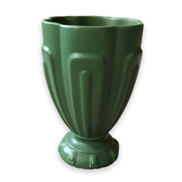 Vintage Haeger USA Matte Kelly Green Ribbed  Footed Vase 9” Nice Glaze