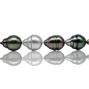 Tahiti Perlen in mehrfarbiger Träne mit extrem schönen Lüster und Schönheitsfehlern, 10-11 mm in einem 4-Zoll-Strang, SKU # 1064TH