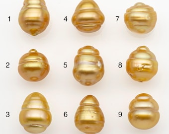Perla de los Mares del Sur de 12-13 mm en color oro natural, forma de gota suelta, sin perforar para joyería. SKU n.° 2774GS