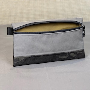 Wolf Grey/Multicam Black Zipper Pouch w/ Coyote Brown lining