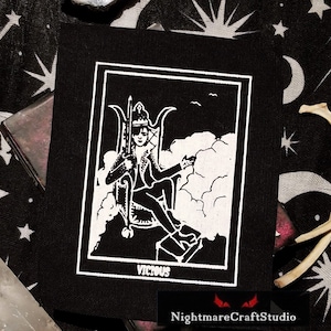 Parche de tela serigrafiado inspirado en la carta del Tarot Vicious Halestorm