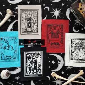 Parches de tela serigrafiados con cartas del tarot inspiradas en Palaye Royale