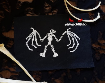 Parche de tela serigrafiado con esqueleto de murciélago