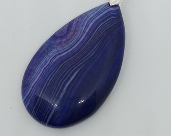 Purple & white banded agate polished teardrop pendant necklace