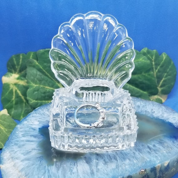 Shell Nautical Beach Design Wedding Ring Dish Bridal Gift Vintage Crystal Ring Holder