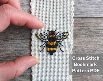 Tiny  bee cross stitch pattern PDF, 2 inch, Honey bee embroidery, Spring cross stitch, Small cross stitch, Mini cross stitch, Bee embroidery