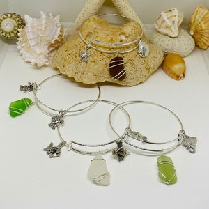 6 ou 12 bracelets assortis en verre de mer - Réduction sur le volume