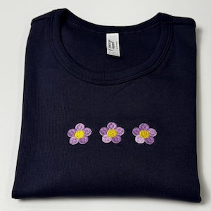 embroidered cropped tee black shirt
