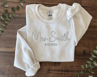 Bride Sweatshirt Personalized Embroidered Bridal Crewneck Bachelorette Party Gift Bride To Be Pullover