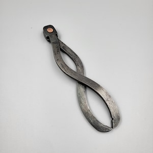 Serpentine Calipers
