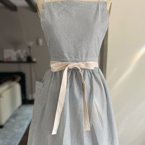 Vintage Inspired Apron,Seersucker,Apron dress,stripes, Aprons for women, Apron with pocket,baking apron,gift for her image 3