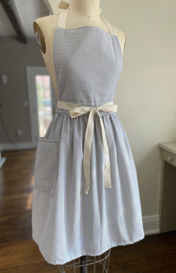 Vintage Inspired Seersucker Apron Dress: Full Skirt Baking Apron