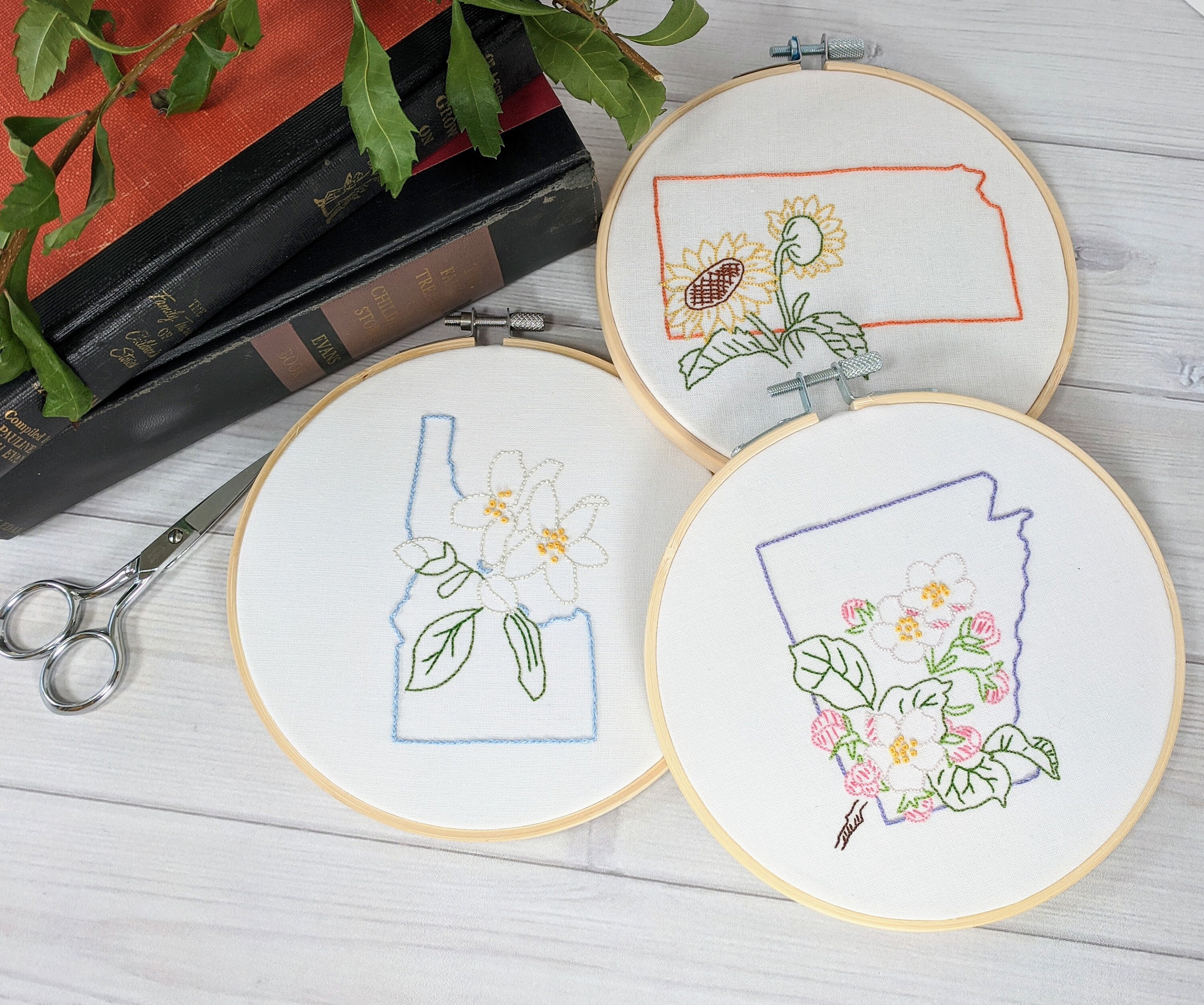 Minnesota Embroidery Pattern: Lady Slipper Flower Outline (digital ...