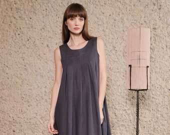 Linen sleeveless pleated dress / Maxi linen dress