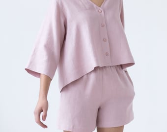 Loose linen top and relaxed fit shorts set. Womens Two piece linen set.