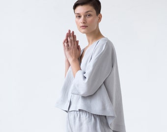 Swingy loose linen blouse with button closure / MITS