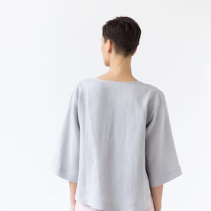 Swingy loose linen blouse with button closure / MITS image 8