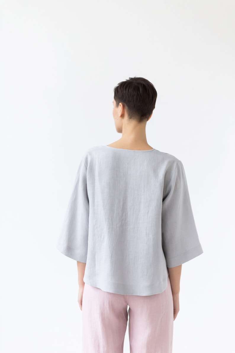 Swingy loose linen blouse with button closure / MITS image 8