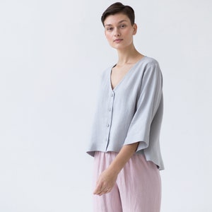 Swingy loose linen blouse with button closure / MITS image 4