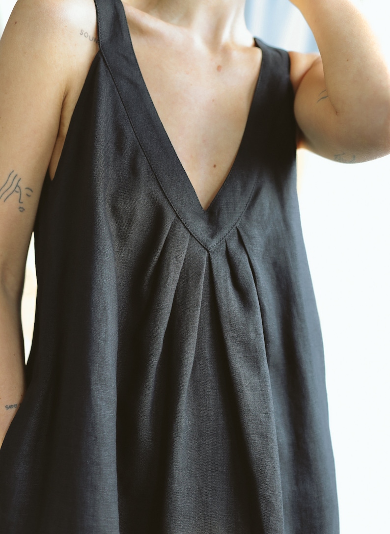 Black deep V-neck sleeveless dress / ManInTheStudio image 8