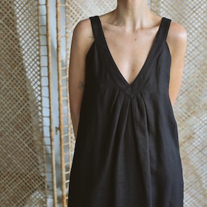 Black deep V-neck sleeveless dress / ManInTheStudio image 5