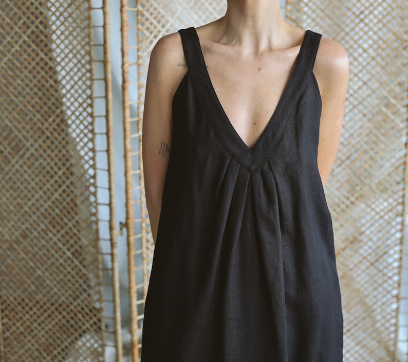 Black deep V-neck sleeveless dress / ManInTheStudio image 5