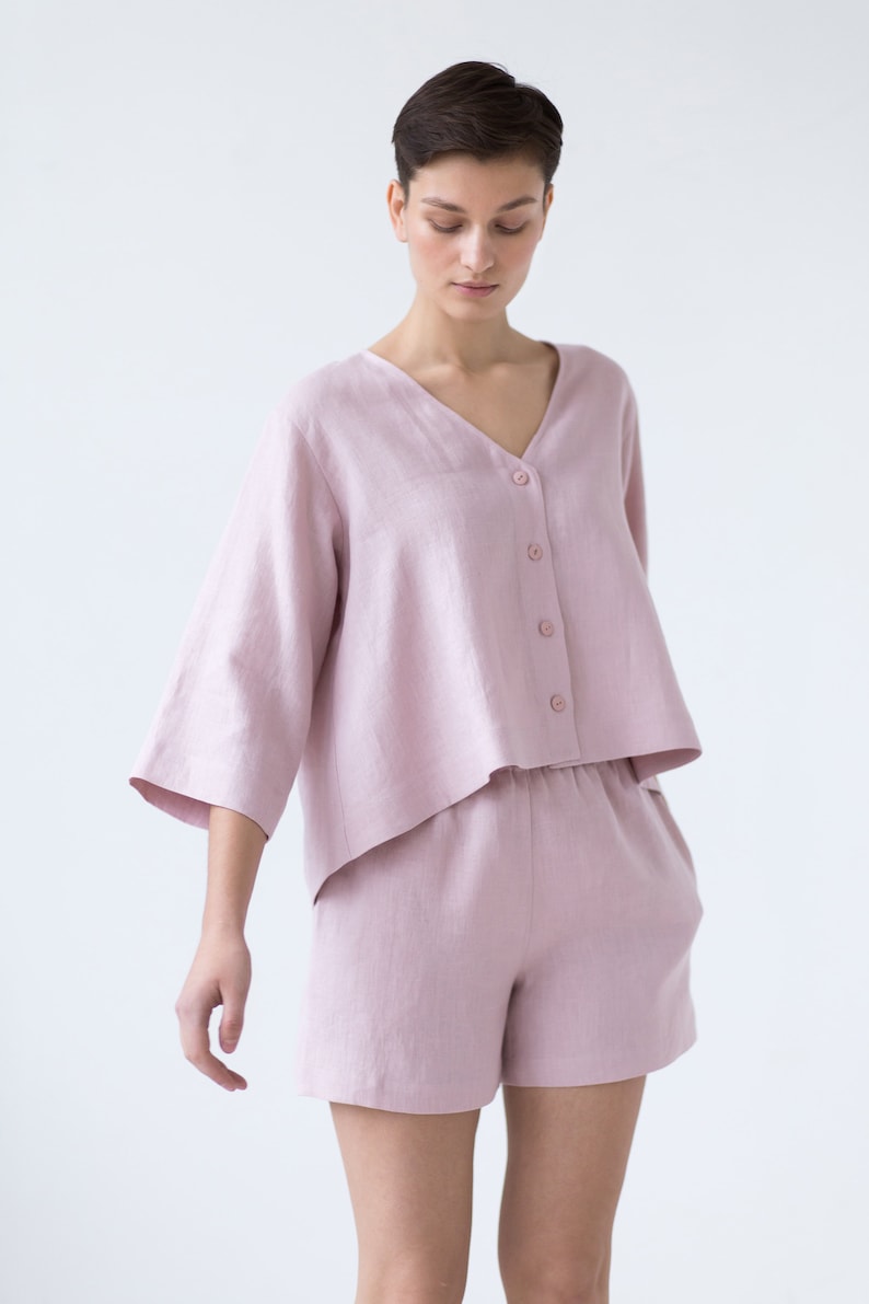 Loose linen top and relaxed fit shorts set. Women's Two piece linen set.