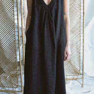 Black deep V-neck sleeveless dress / ManInTheStudio image 9
