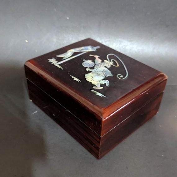 Vintage Wooden Trinket Box With Inlaid Mother-Of-… - image 5