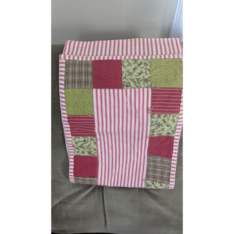 Handmade Christmas Patchwork Table Runner Quilted Holly/ 35 x 12" Cotton Red image 3