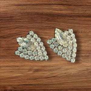 Vintage Rhinestone Shoe Clips Triangle Shape Silver Tone 1  sparkle
