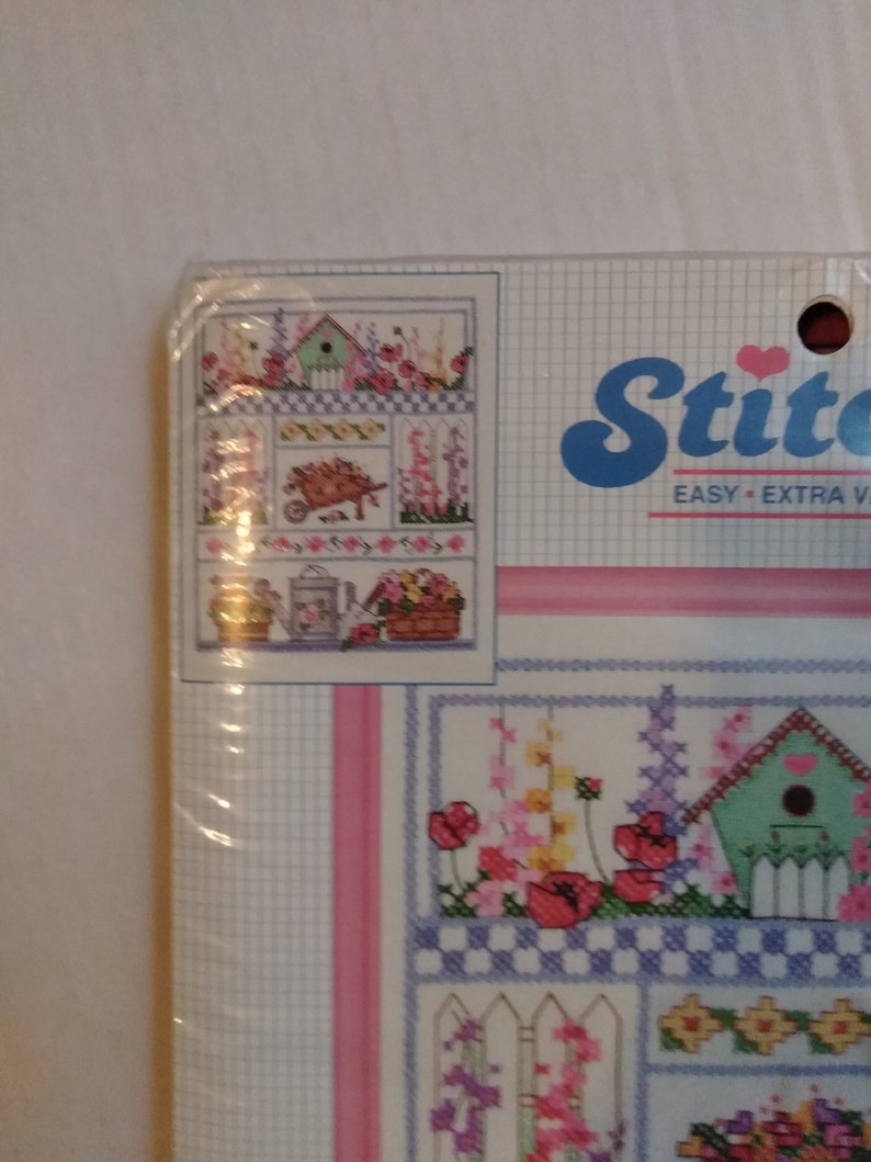 1993 GARDEN SAMPLER Counted Cross Stitch Kit 25 Count Linen 8 x 10/'