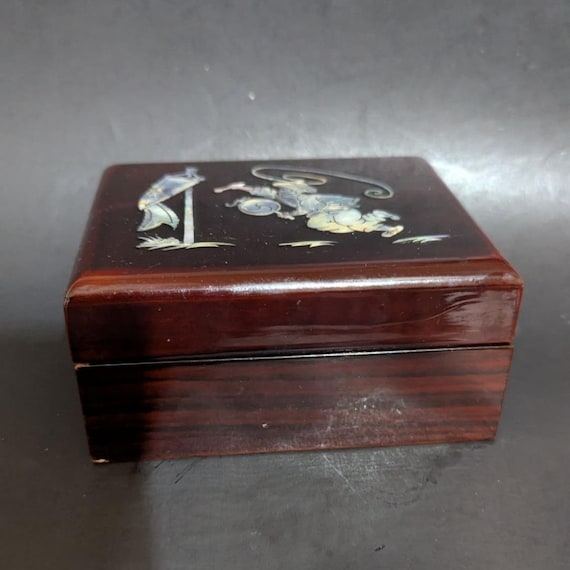 Vintage Wooden Trinket Box With Inlaid Mother-Of-… - image 6