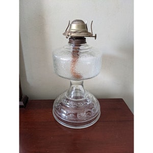 vintage kerosene oil lamp flower floral patter heavy clear glass 11x6.5 in
