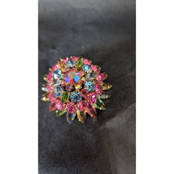 Vintage pink rhinestone designer brooch unsigned … - image 4