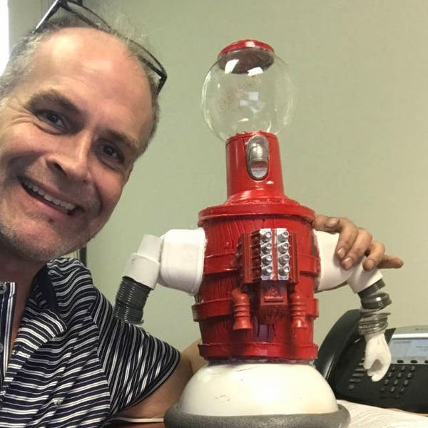 Tom Servo levensgrote Replica Puppet Robot van MST3K