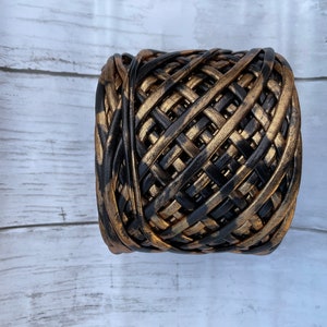 Animal Print Tshirt Yarn. Vibrant and Soft for Creative projects.Leopard Printed Yarn. Metallic T-Shirt Yarn. 50 Yards. 5mm - 6mm thickness.