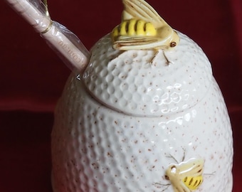 Vintage Arnels Honey Pot Dispenser / 70s Bee Kitchen Décor / Wooden Dipper