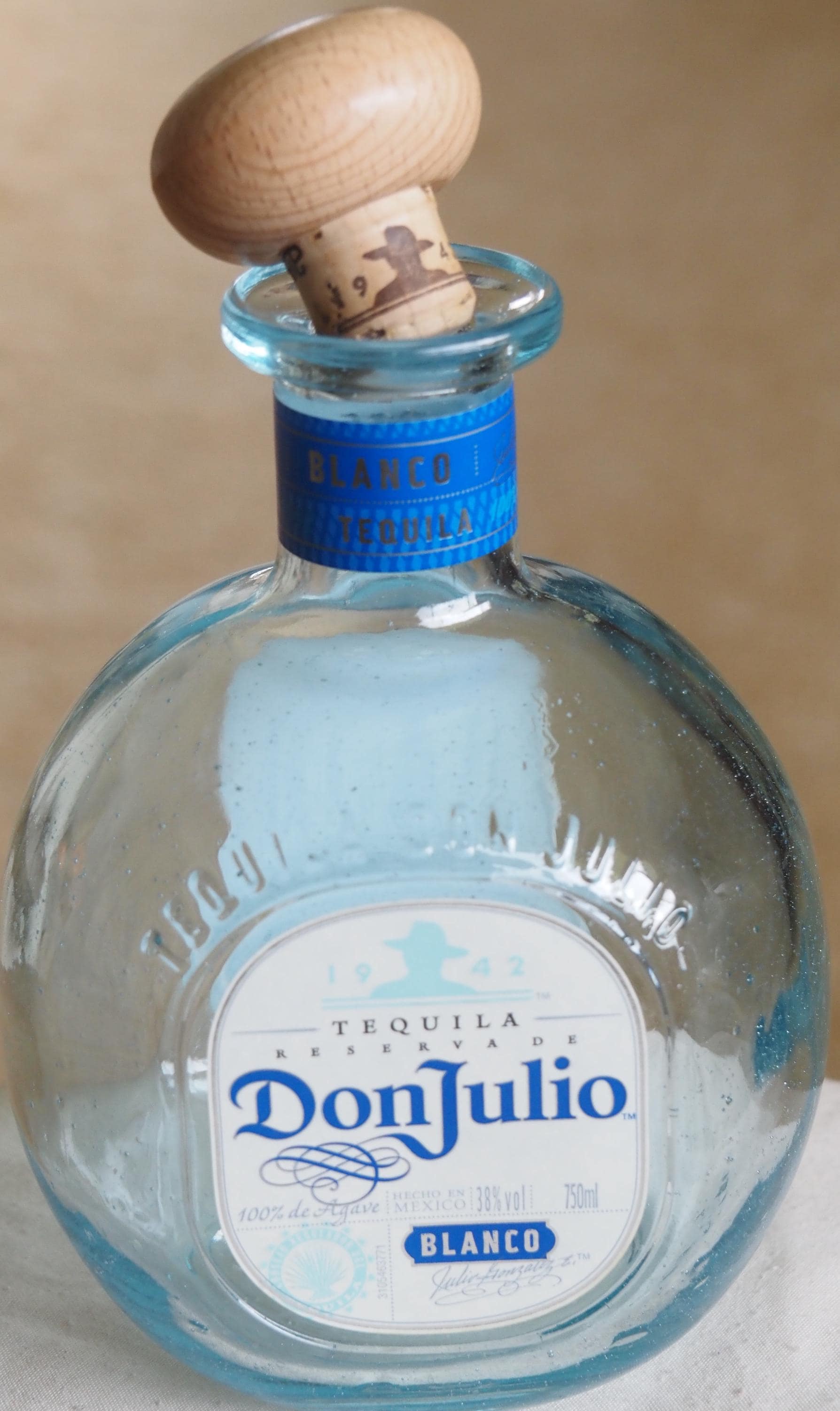 ドン・フリオ・ブランコ テキーラボトル（空）750ml アクアグラス
