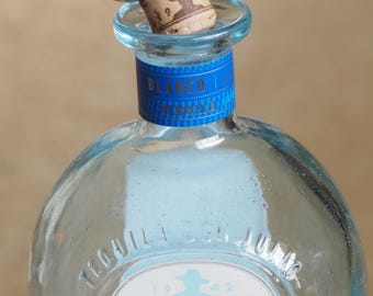 ドン・フリオ・ブランコ テキーラボトル（空）750ml アクアグラス