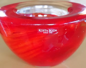 Petit bougeoir rouge Kosta Boda Bowl.
