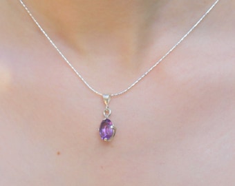 Collier d’améthyste, élégant collier pour femmes d’améthyste violette, bijoux pendentif solitaire ovale, collier de pierres précieuses de quartz en cristal d’argent classique