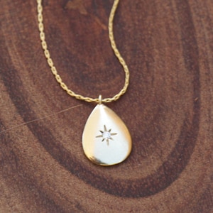 Gold Teardrop Halskette, Zierlicher Gold Zirkon Teardrop Anhänger, Elegante Frauen Halskette, Klassischer Teardrop Schmuck, Zartes Minimalistisches Geschenk