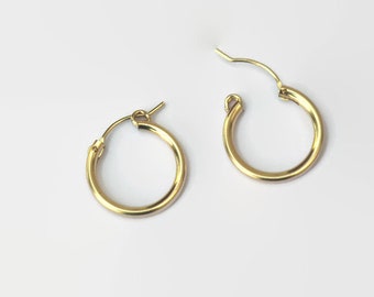 Gold Hoop Earrings 14K Gold filled circle Hoops 28mm Medium | Etsy