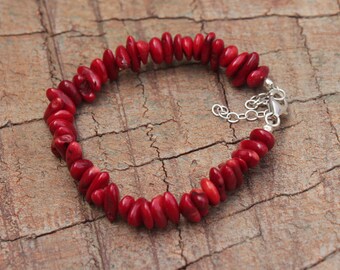 Natural Red Coral Beaded Bracelet, Red Coral chunks, Dainty Minimalist Women Jewelry, Coral Chips Boho Bracelet, Vivid Raw Coral Bracelet