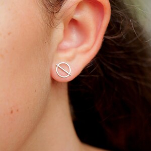 Silver Circle Studs, Thin Silver Stud Earrings, Round Circle Studs, Silver Post Earrings, Dainty Circle Jewelry, Round Circle Stud Earring