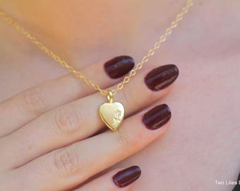 Gold Heart Necklace, Gold Heart Pendant Jewelry, Heart with Flower Gift, Women Heart Necklace, Heart Jewelry, Love Necklace, Engraved Heart