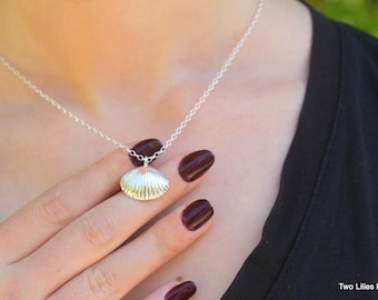 Silver Seashell Necklace, Seashell Pendant Jewelry, Large Seashell Summer necklace, Coastal Nautical Women Necklace, Ocean Beach Lover Gift