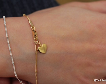 Pulsera fina para mujer, pulsera de corazón, delicada joyería de plata bañada en oro, regalo para mujer, pulsera minimalista de amor, dije de estrella de mar satélite