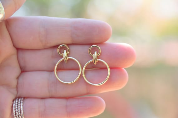 Interlocking circle best sale earrings